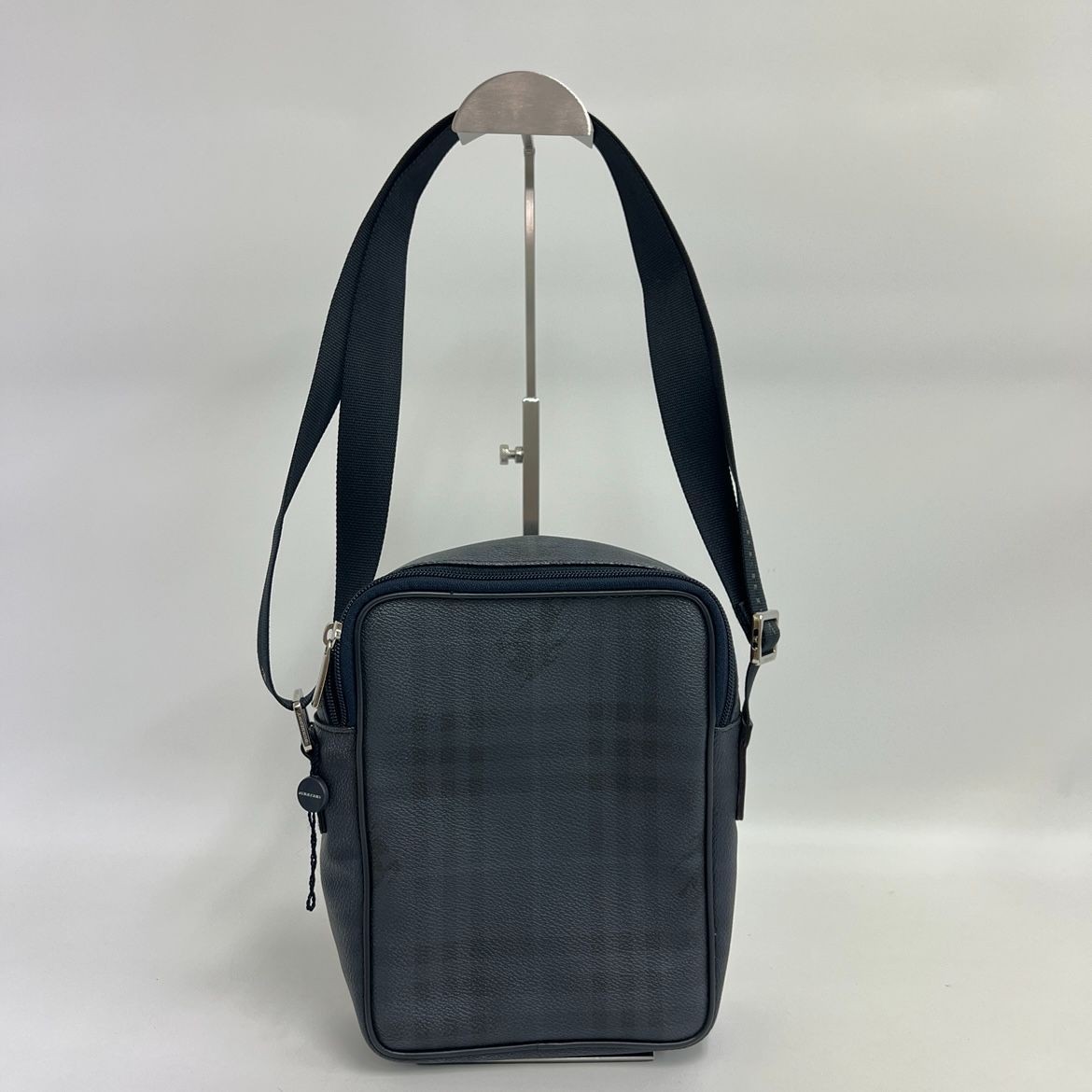 Authentic Burberry Shadow Check Shoulder Bag Navy Unisex Leather PVC 17cm x 22cm
