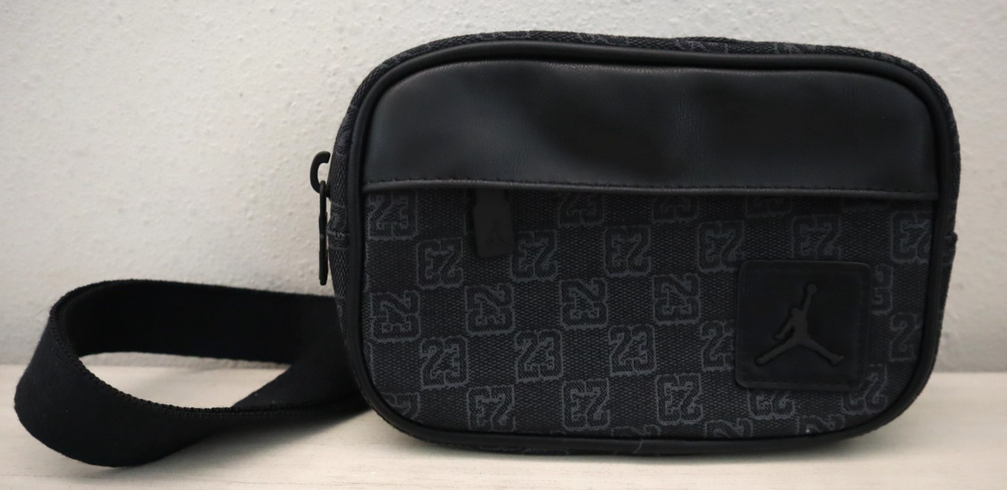 Nike Jordan MA0981 -KK2 Men’s O/S Black 23 Monogram Camera/Crossbody Bag 1.5L