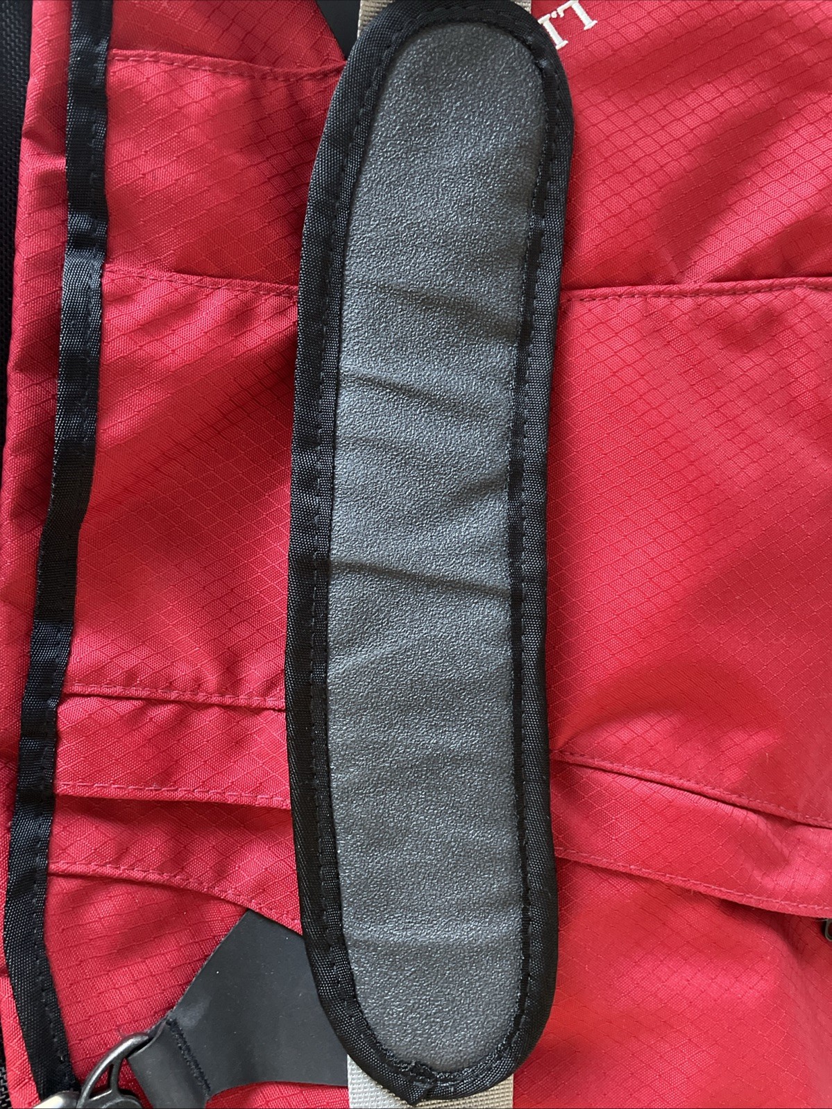 LL BEAN Laptop Commuter Adjustable Shoulder Messenger/Day Bag Red
