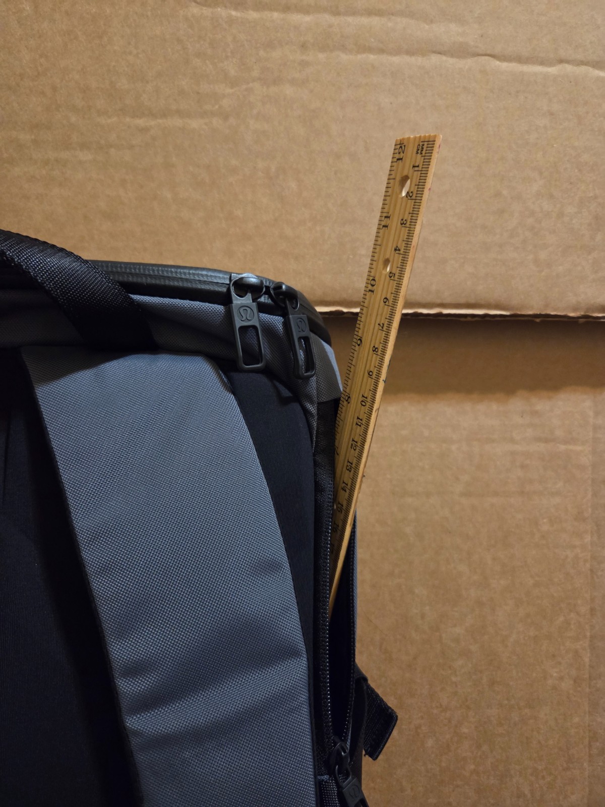 Lululemon More Miles Everyday Backpack Grey Black 25.5L 17″ Laptop