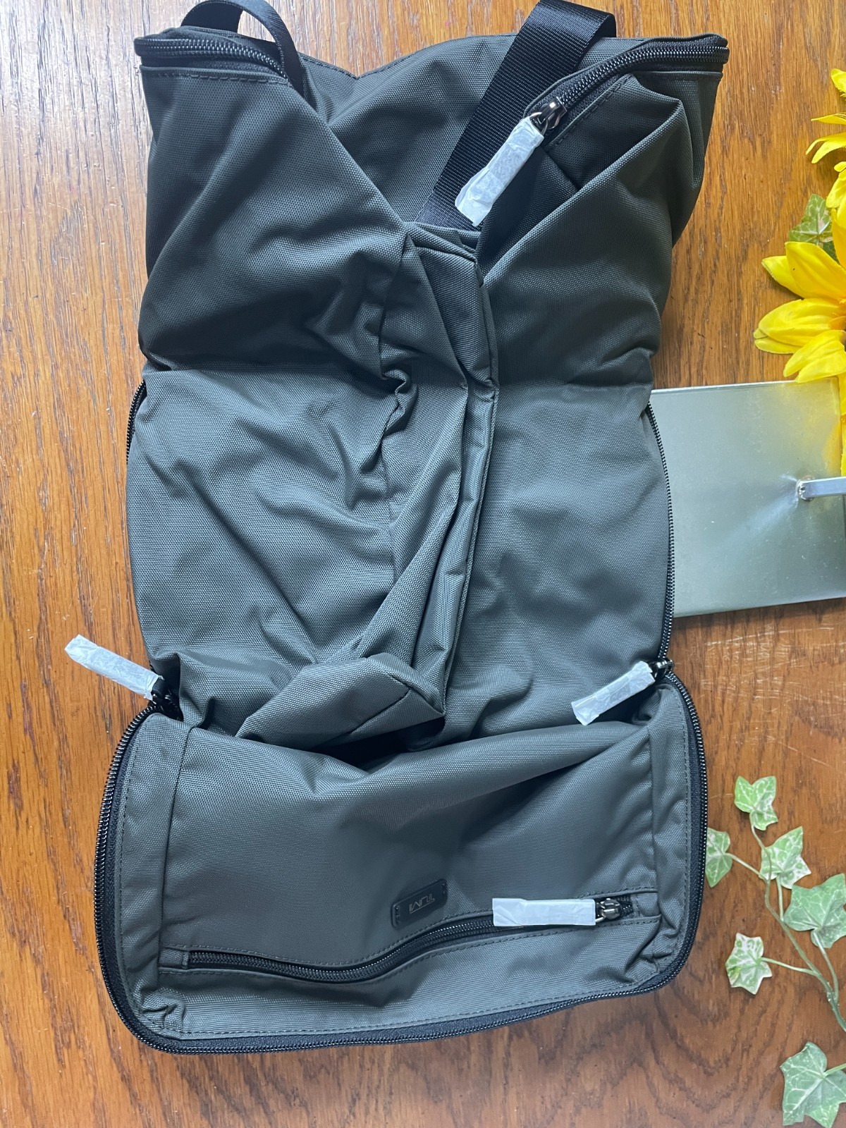 NWT TUMI DARK GREY PACKABLE DUFFLE FOLDABLE DUFFEL TOTE BAG TRAVEL CARRYON